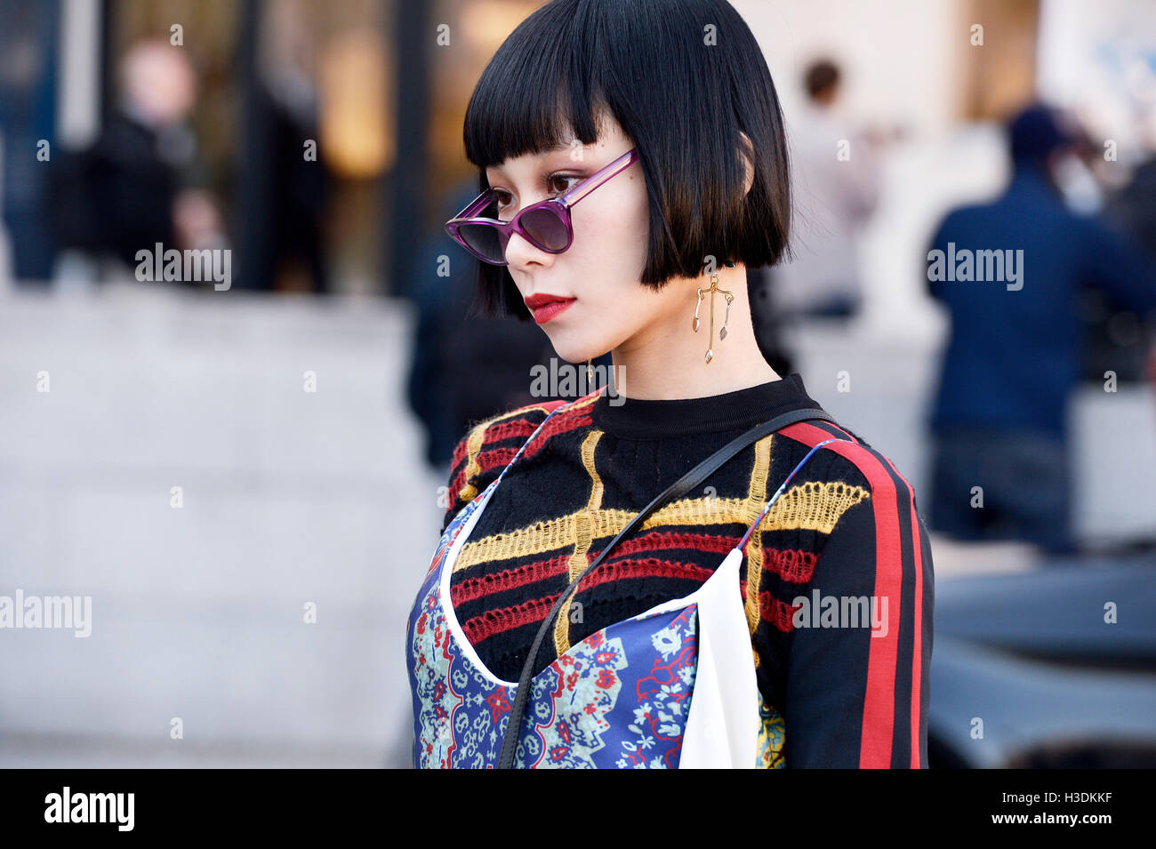 Mademoiselle Yulia al di fuori di Louis Vuitton show, 5 ottobre 2016 Settimana della moda di Parigi pronto a indossare la Primavera/Estate 2017 Place Vendôme - Parigi 1er - Francia Foto Stock