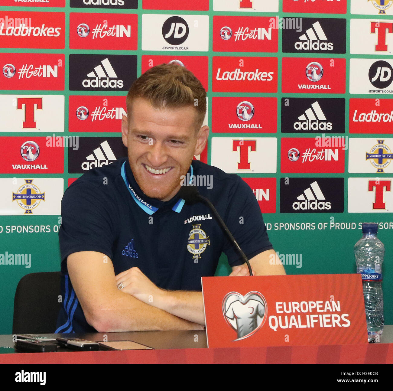 Stadio Nazionale, Belfast, settentrionale, Irlanda. 07 ott 2016. Irlanda del Nord il capitano Steven Davis in occasione della conferenza stampa. Credito: David Hunter/Alamy Live News Foto Stock