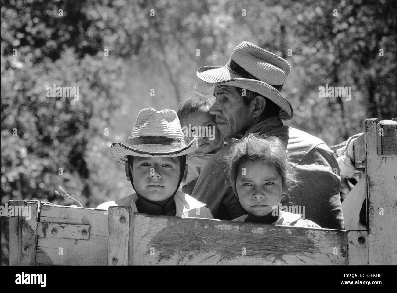 SAN SALVADOR EL SALVADOR, Feb 1990 rifugiati Salvadoran ritorno a casa di Morazan provincia dopo nove anni oltre il confine in honduregni Refugee Camp a Colomoncagua. Foto Stock