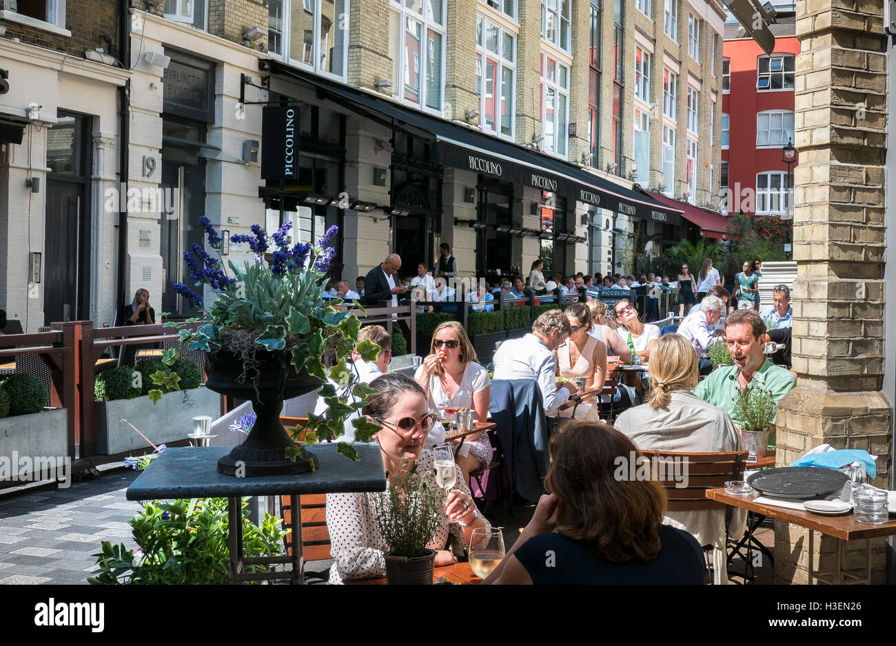 Ristoranti in Heddon Street London Foto Stock