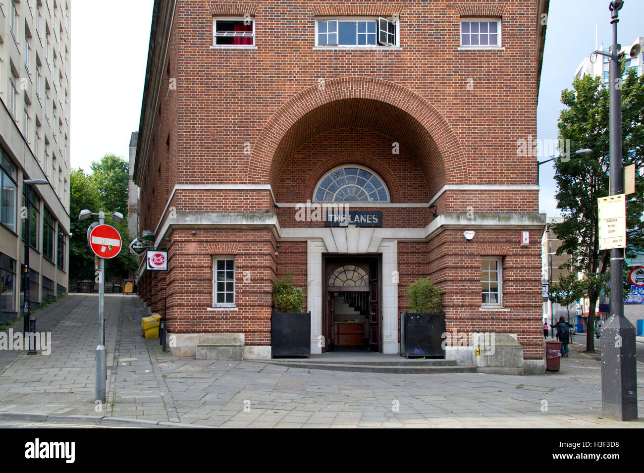 Le corsie di un cafe/bar/ristorante con ten-pin bowling lanes, Bristol, Regno Unito Foto Stock