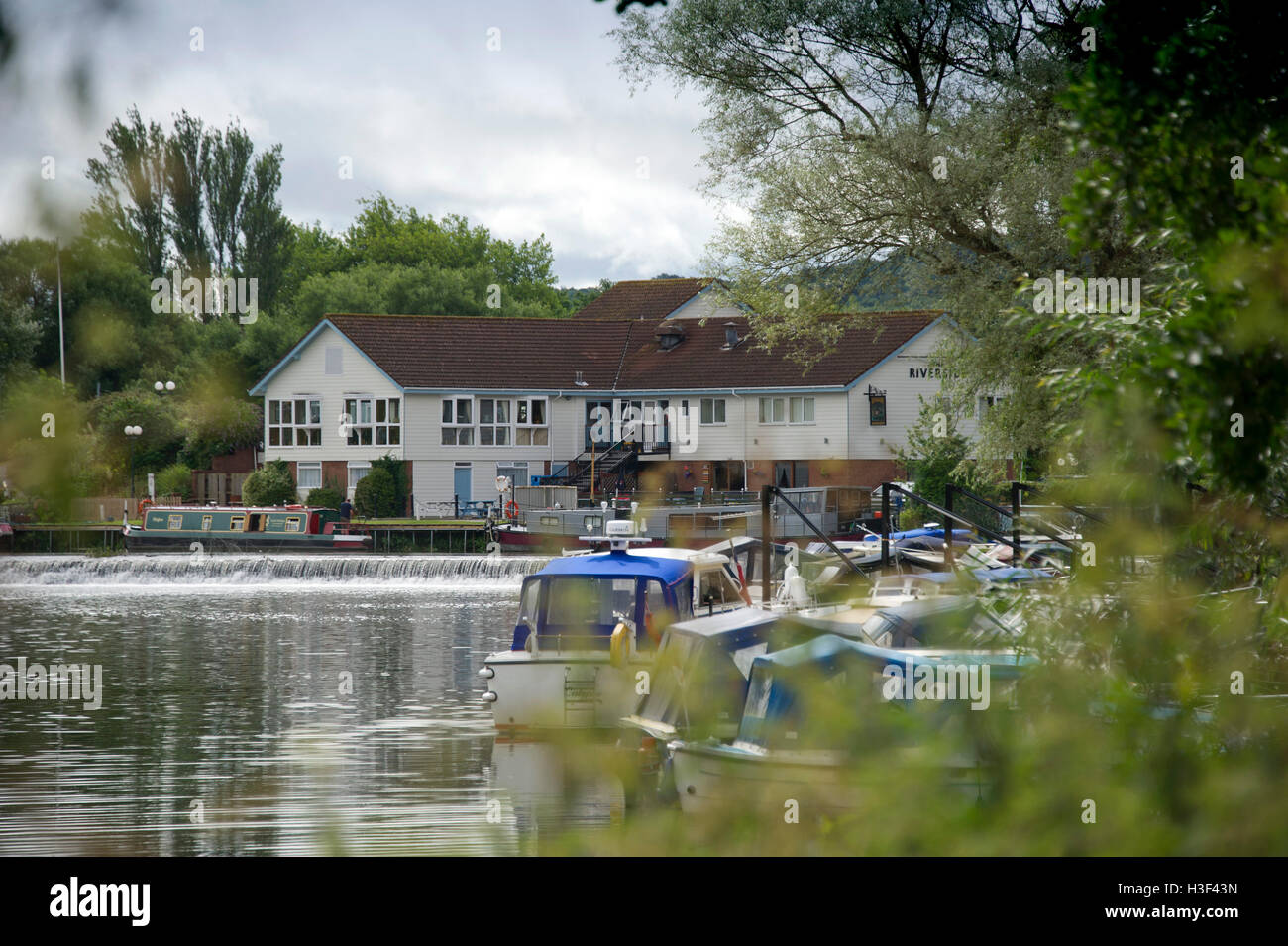 Riverside Inn, Saltford, Bristol, Regno Unito. pub pub 'public house " pubblico " case " Foto Stock