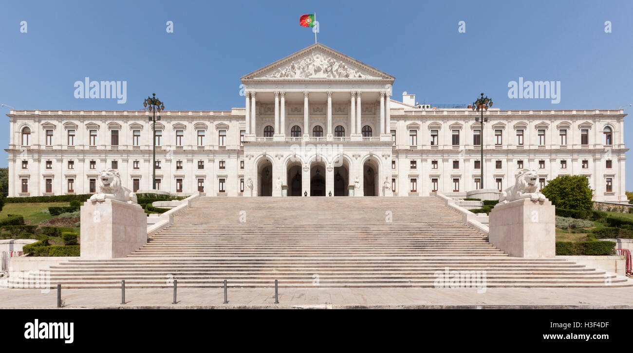 Vista panoramica di São Bento Palace, sede dell'Assemblea della Repubblica, Lisbona, Portogallo Foto Stock