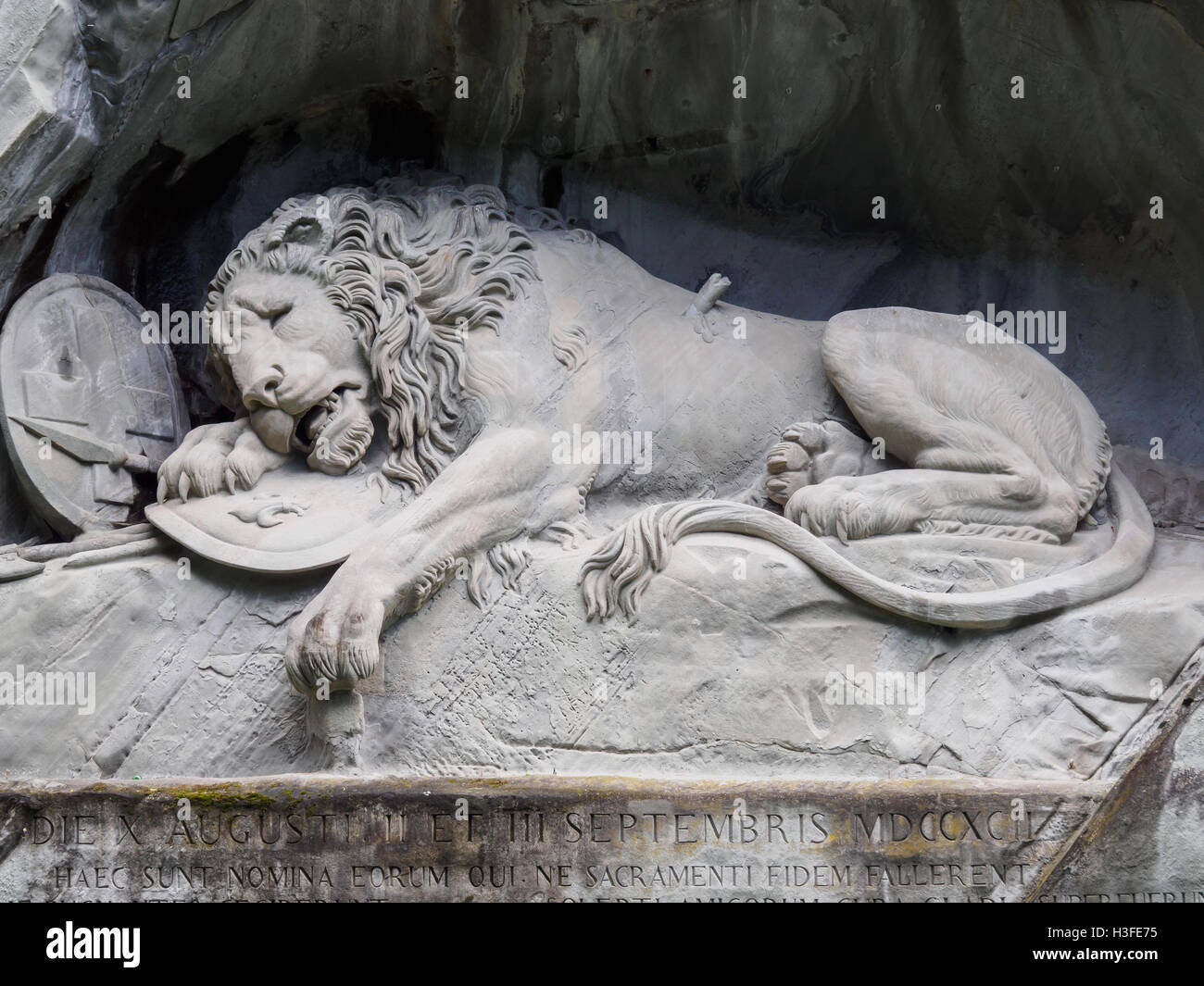 Lewendenkmal, il monumento del leone landmark in Lucerna, Svizzera. Esso è stato scolpito sulla scogliera di onorare le guardie svizzere di Louis Foto Stock