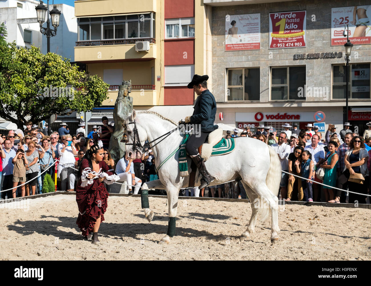 Fuengirola un caballo. Malaga, Spagna Foto Stock