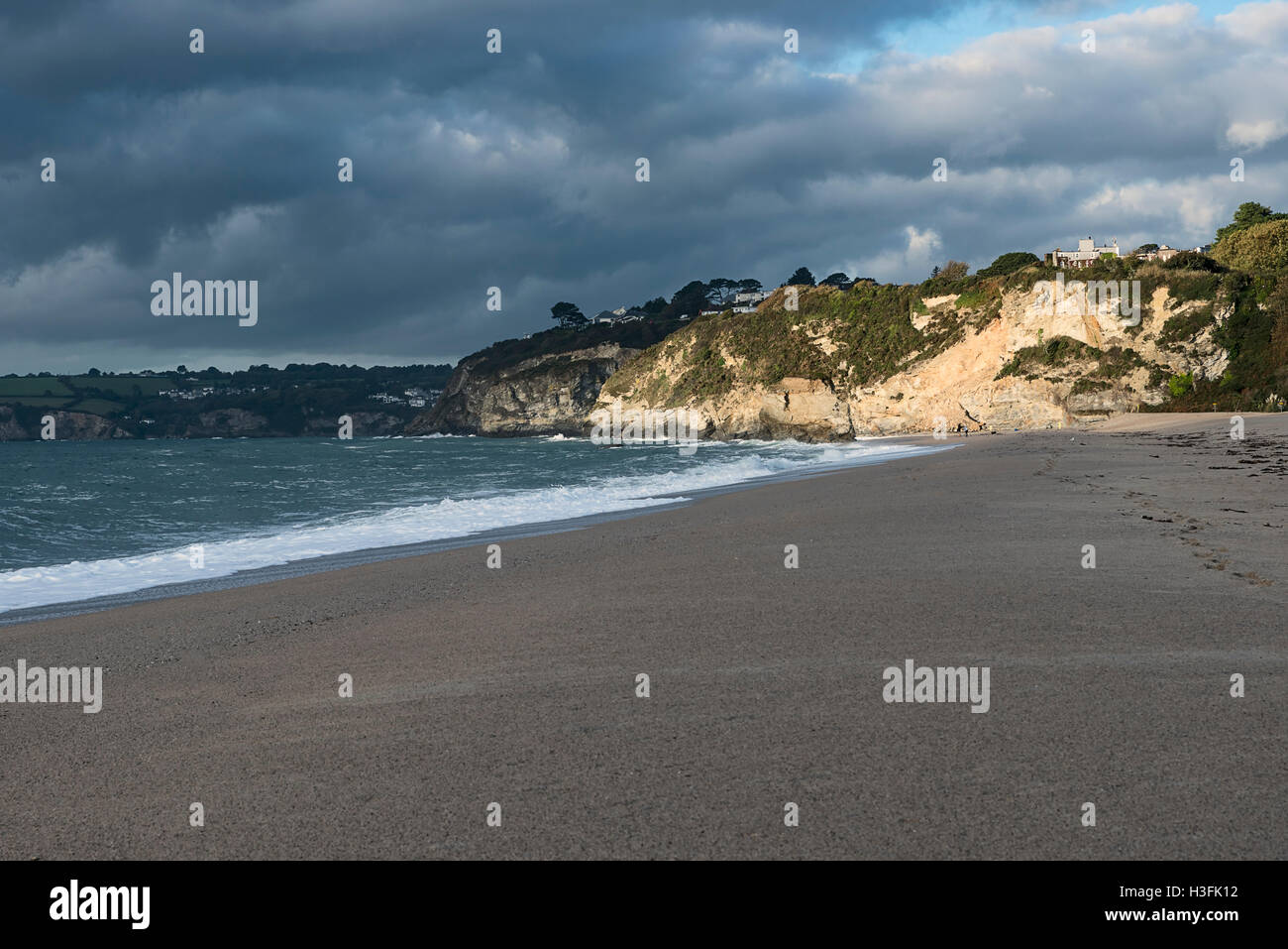 Corlyon Bay, Par, Cornwall. Presa come le rose su un nuvoloso giorno. Foto Stock