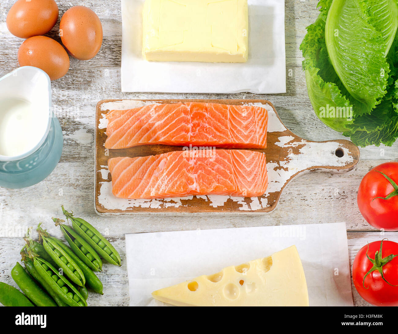 Fresco e naturale dei prodotti ricchi di vitamina A. mangiare sano. Lay piatto Foto Stock