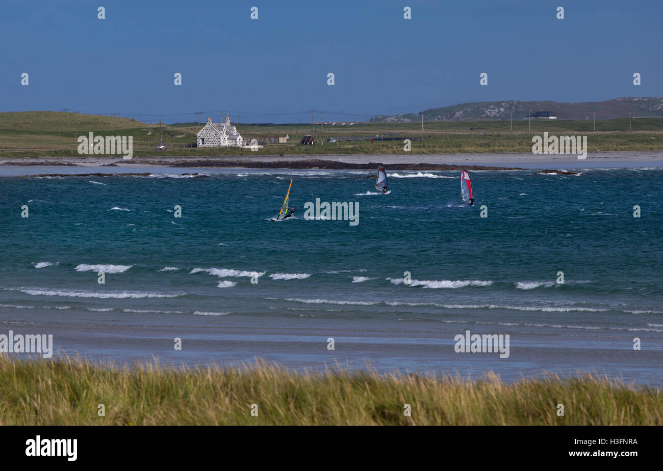 Windsurfers su Gott Bay, Tiree,Ebridi Interne,Argyll and Bute,Scozia Scotland Foto Stock