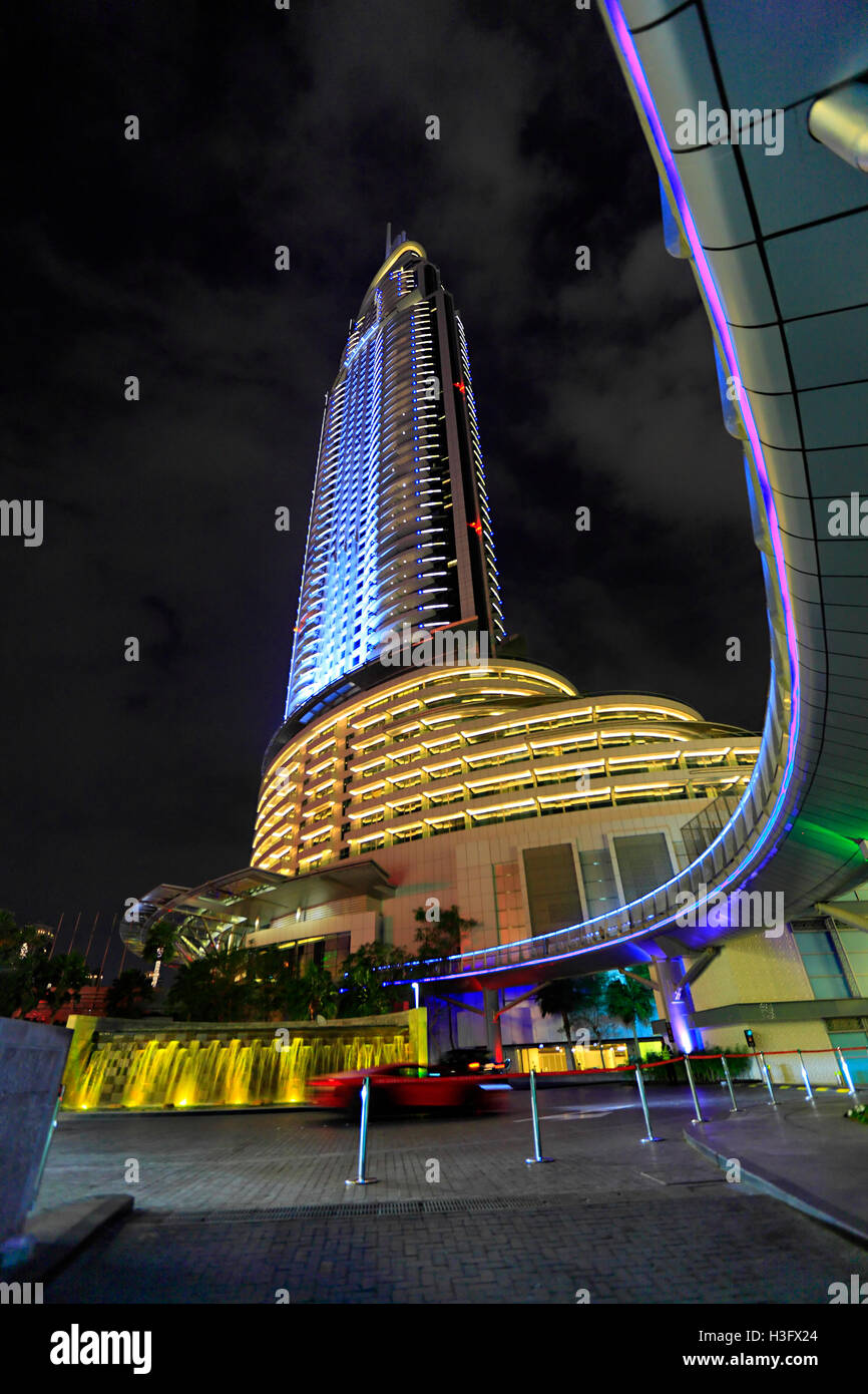 Indirizzo di Dubai hotel di notte Foto Stock