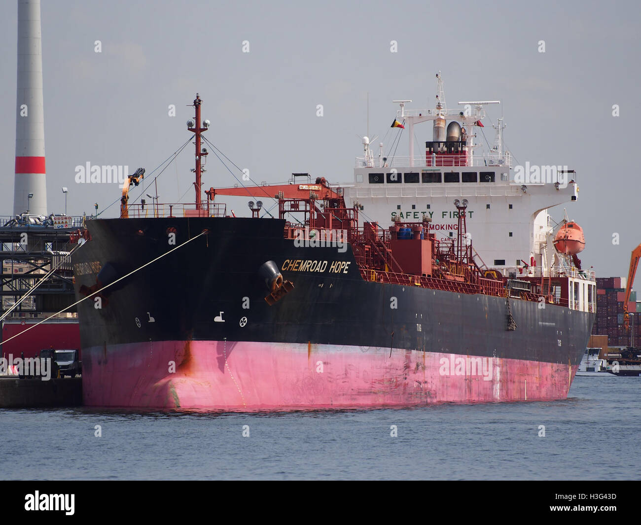 La Chemroad Hope, una chimichiera costruita nel 2011 e registrata ai sensi dell'IMO 9565754, attraccata al porto di Anversa, utilizzata per il trasporto di sostanze chimiche liquide. Foto Stock