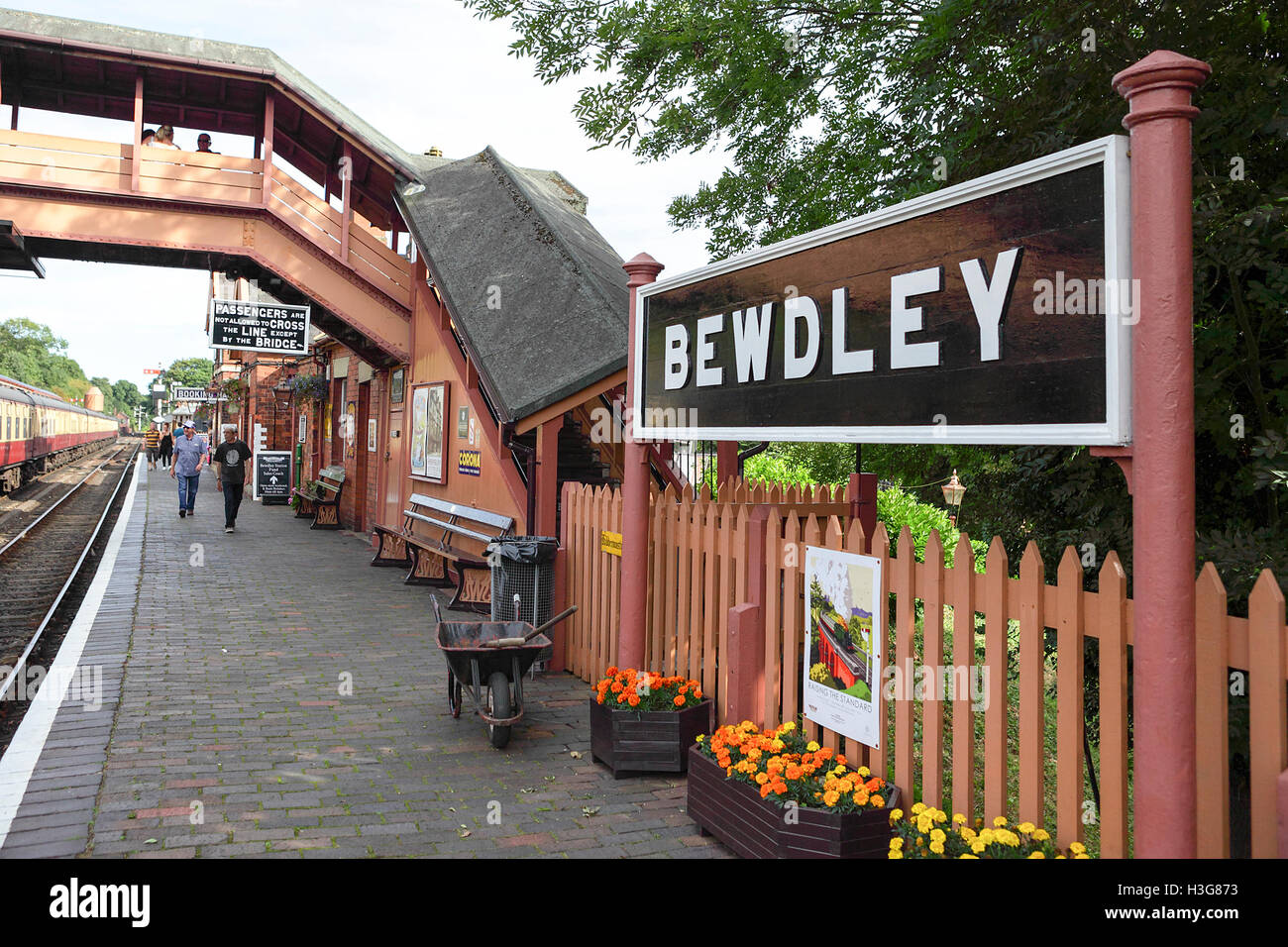Severn Valley Railway, che racchiude le reliquie di età del vapore su questo lavoro storica linea ferroviaria a Bewdley stazione. Foto Stock