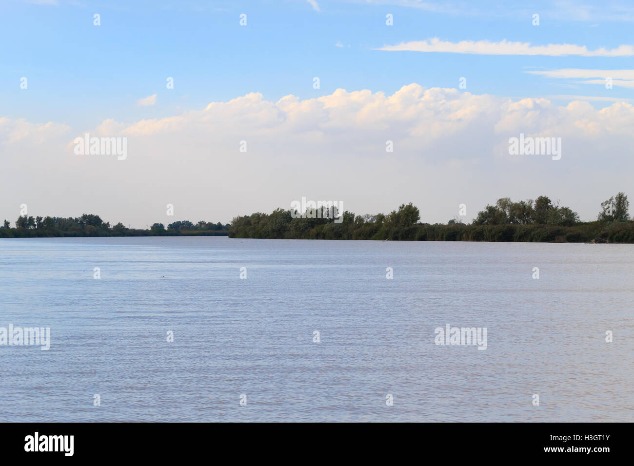 Paesaggio italiano dal fiume Po laguna, acqua Foto Stock