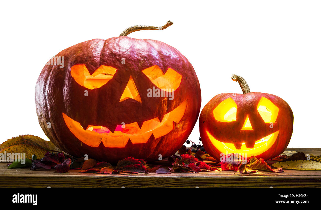 Grinning zucca lanterna o jack-o'-lanterna è uno dei simboli di Halloween. Attributo di Halloween. Foto Stock