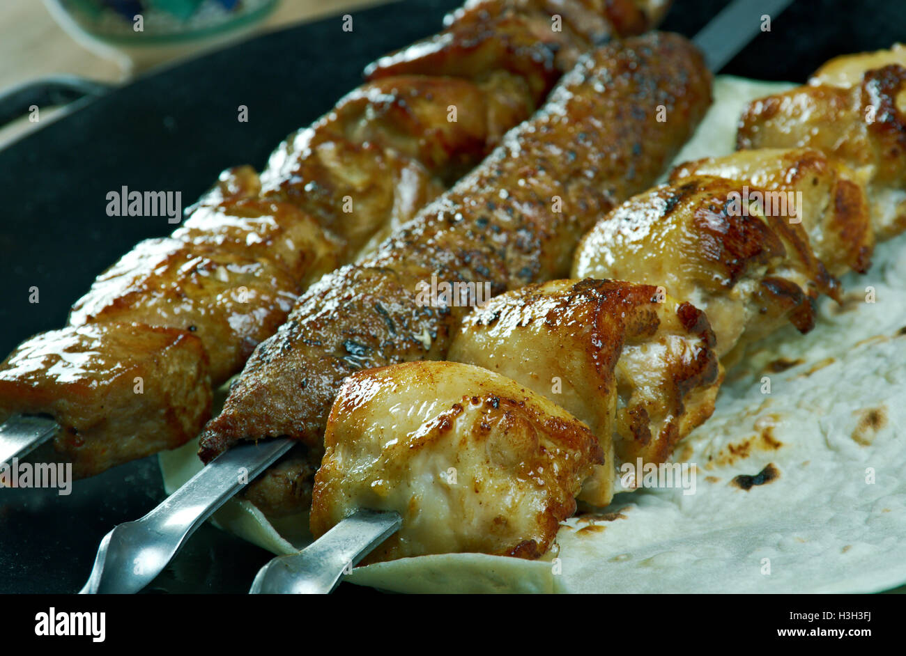 Shish kebab mix. Vari tipi mat closeup arrosto Foto Stock
