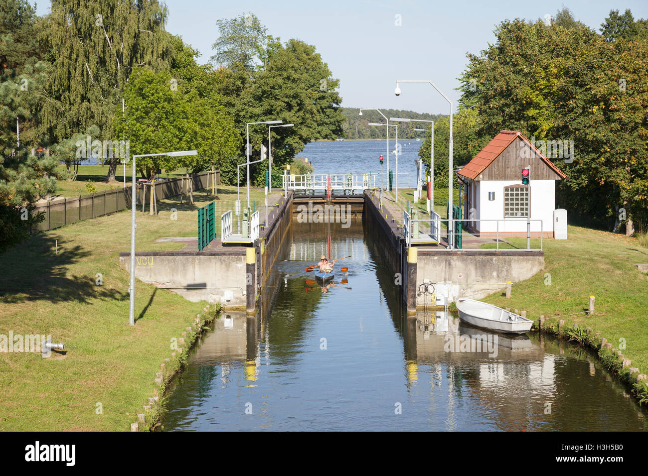 Canal si blocca a Himmelpfort, Brandeburgo, Germania Foto Stock