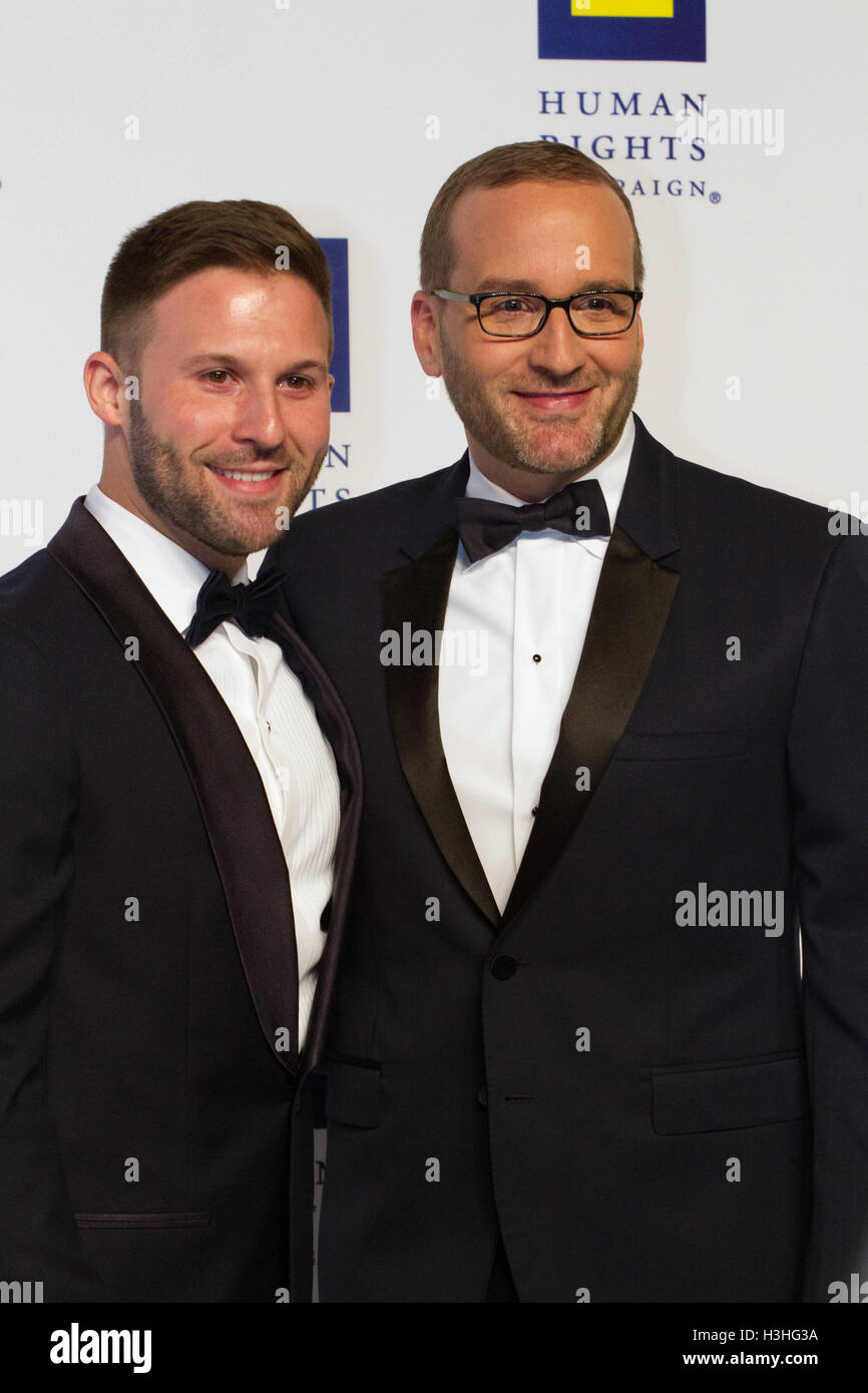 Chad Griffin presidente HRC & Charles Joughin sul rosso capet al 2016 Diritti umani nazionali della campagna cena a settembre, 10, 2016 a Washington D.C.. Foto Stock