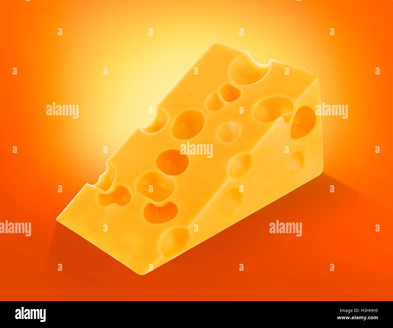 Pezzo di formaggio svizzero con fori isolato, chunk intaglio Foto Stock