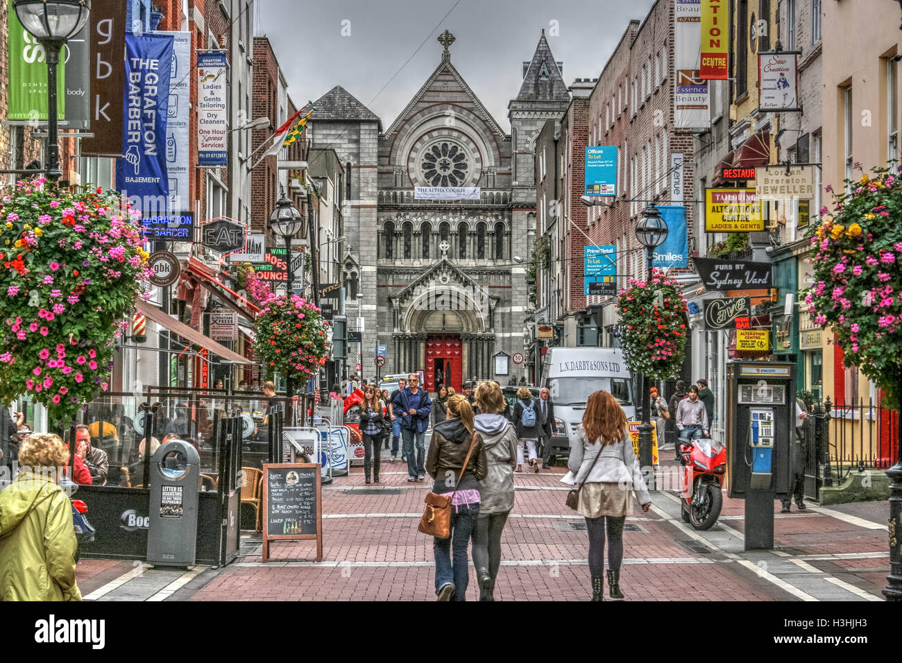 Famosa Grafton Street Dublin, Irlanda. Una zona molto popolare per lo shopping e una visita da non perdere per i turisti. Foto Stock