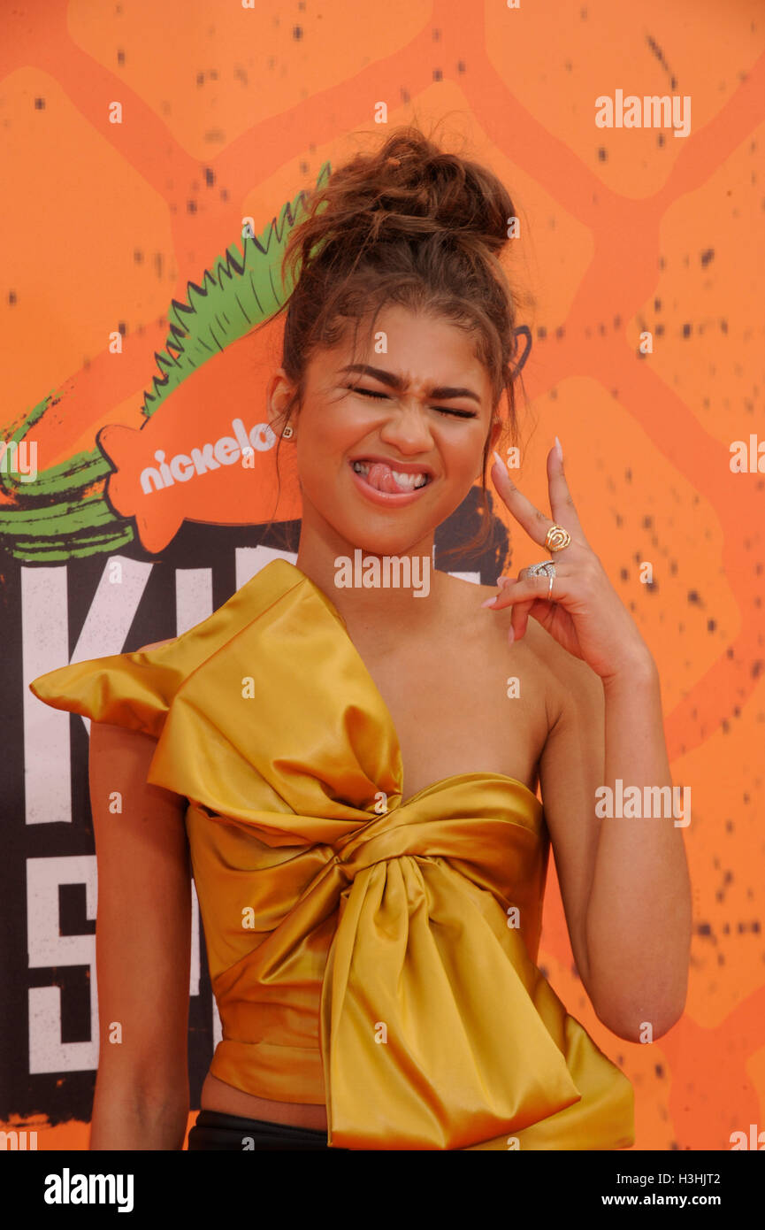 Zendaya arriva a Nickelodeon 2016 Kids' scelta Sports Awards tappeto arancione in corrispondenza del UCLA Pauley Pavilion sulla luglio 14, 2016 a Los Angeles, California. Foto Stock
