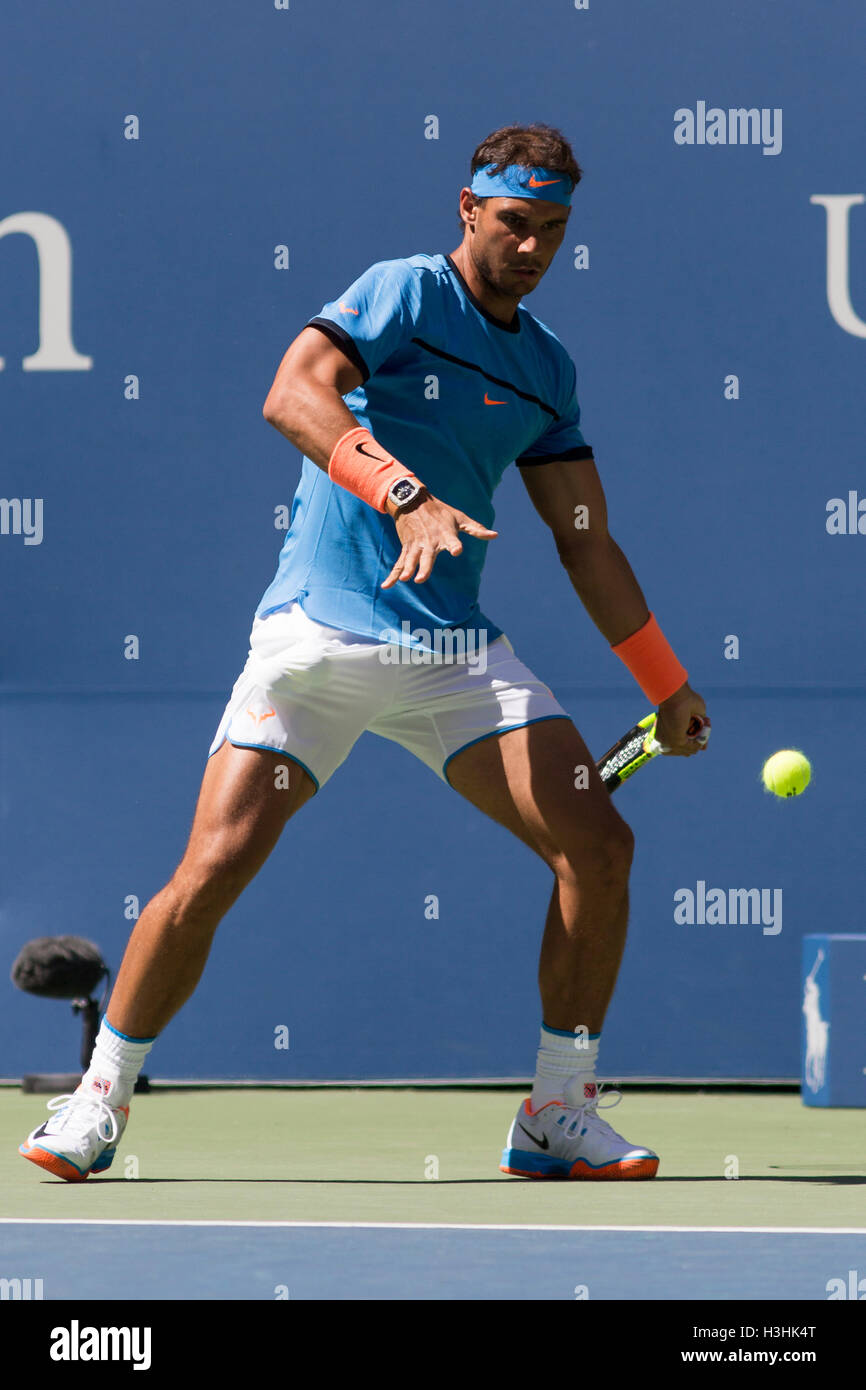 Rafael Nadal (ESP) competere nel 2016 US Open Foto Stock