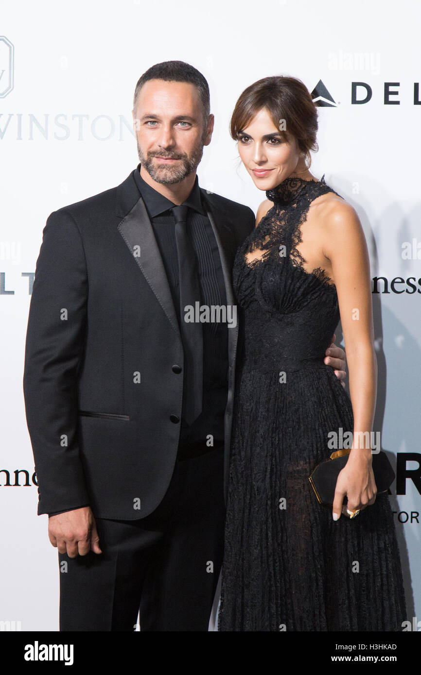 Raoul Bova e Rocío Munoz Morales sul tappeto rosso di amfAR Milano 2016 a La Permanente. Settembre 24, 2016 di Milano, Italia. Foto Stock