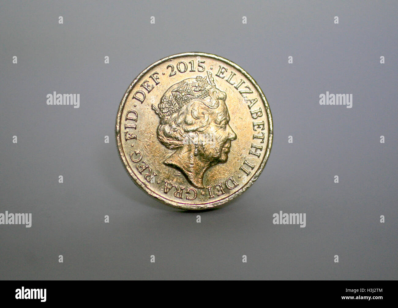 Uno britannico pound coin è visto in uno studio fotografico, a Londra, in Gran Bretagna il 9 ottobre 2016. Foto Stock