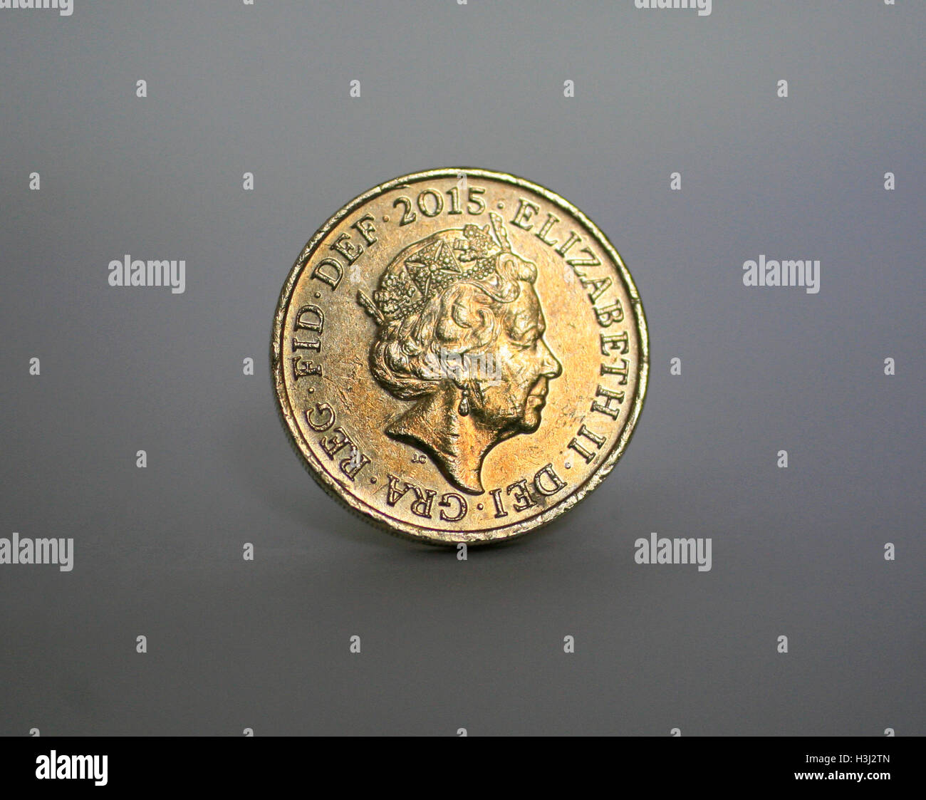 Uno britannico pound coin è visto in uno studio fotografico, a Londra, in Gran Bretagna il 9 ottobre 2016. Foto Stock