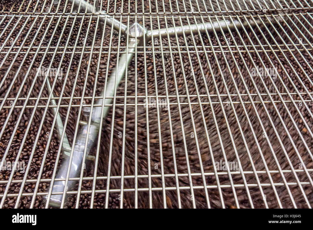 La tostatura del caffè macchina Foto Stock