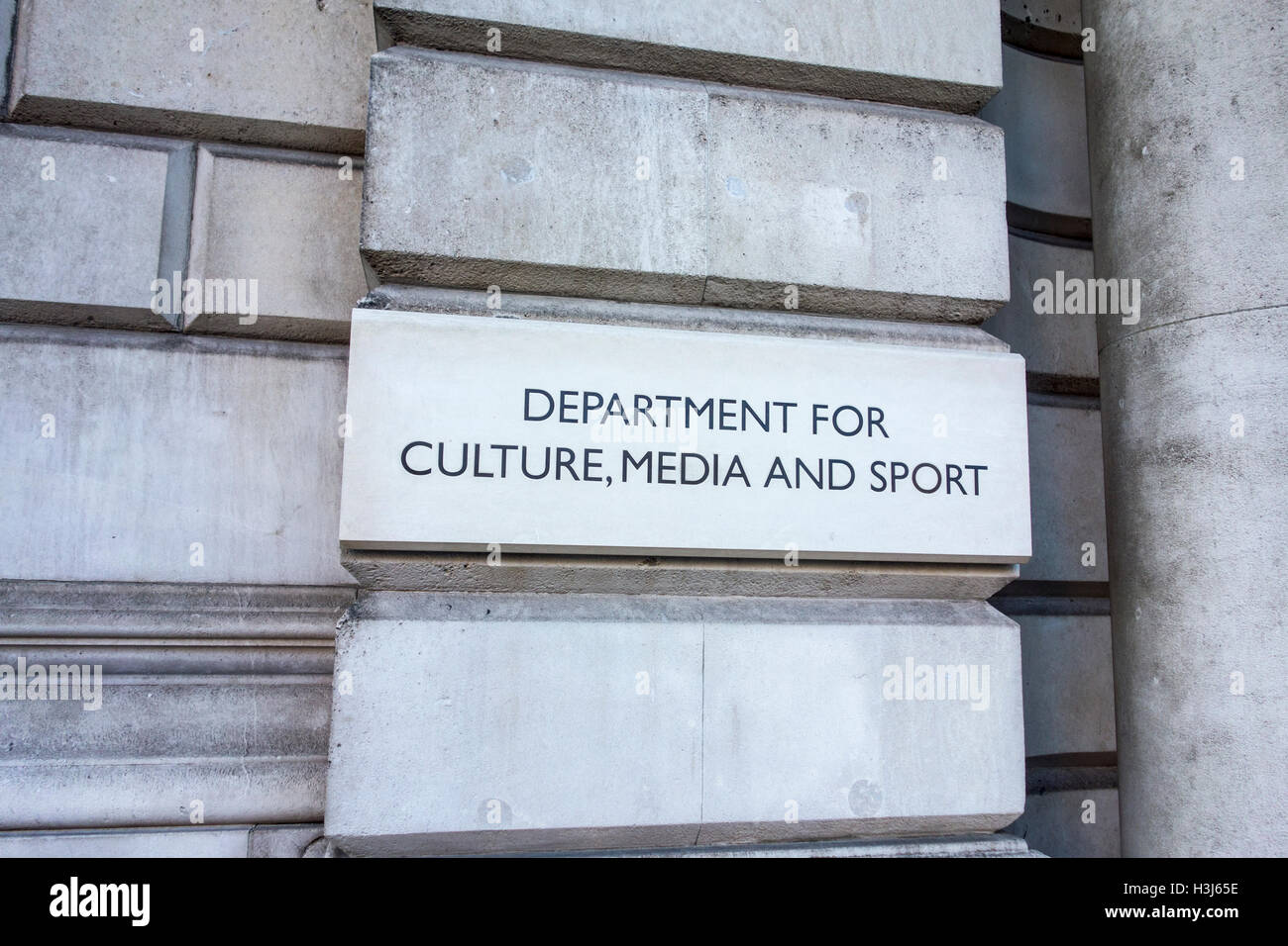 Segno al di fuori del reparto per la cultura e i mezzi di informazione e lo sport. Whitehall, London, Regno Unito Foto Stock