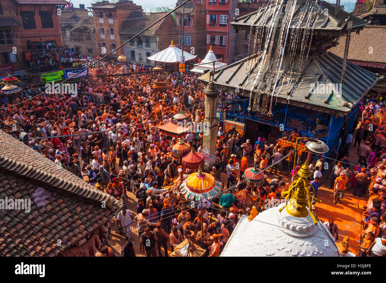 Sindoor Balkumari Jatra, un festival è celebrato in Thimi come parte di Bisket Jatra (il nepalese Nuovo Anno) osservate da Newari pers Foto Stock