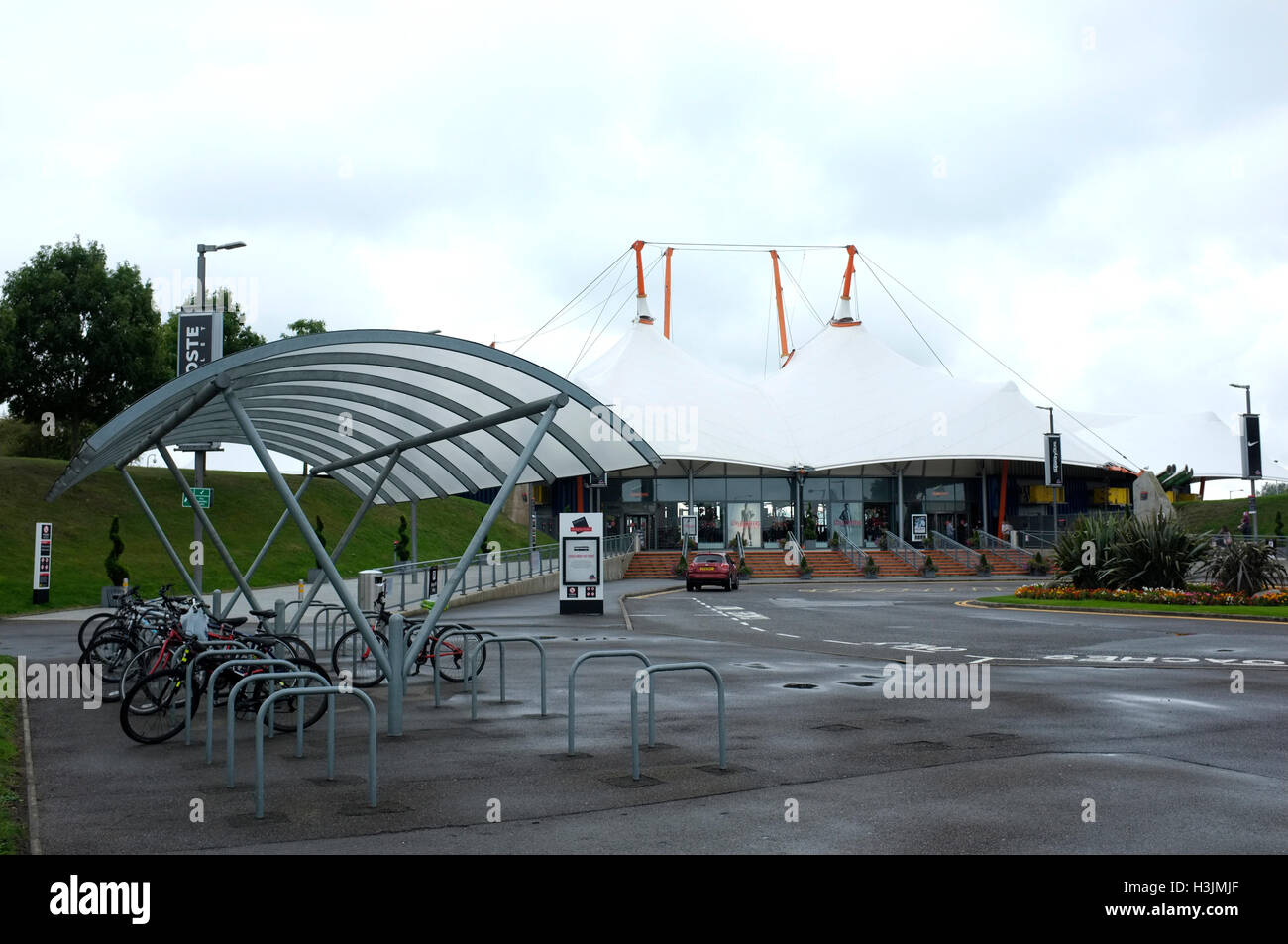 Ashford designer outlet negozi complesso in Ashford Kent REGNO UNITO Ottobre 2016 Foto Stock