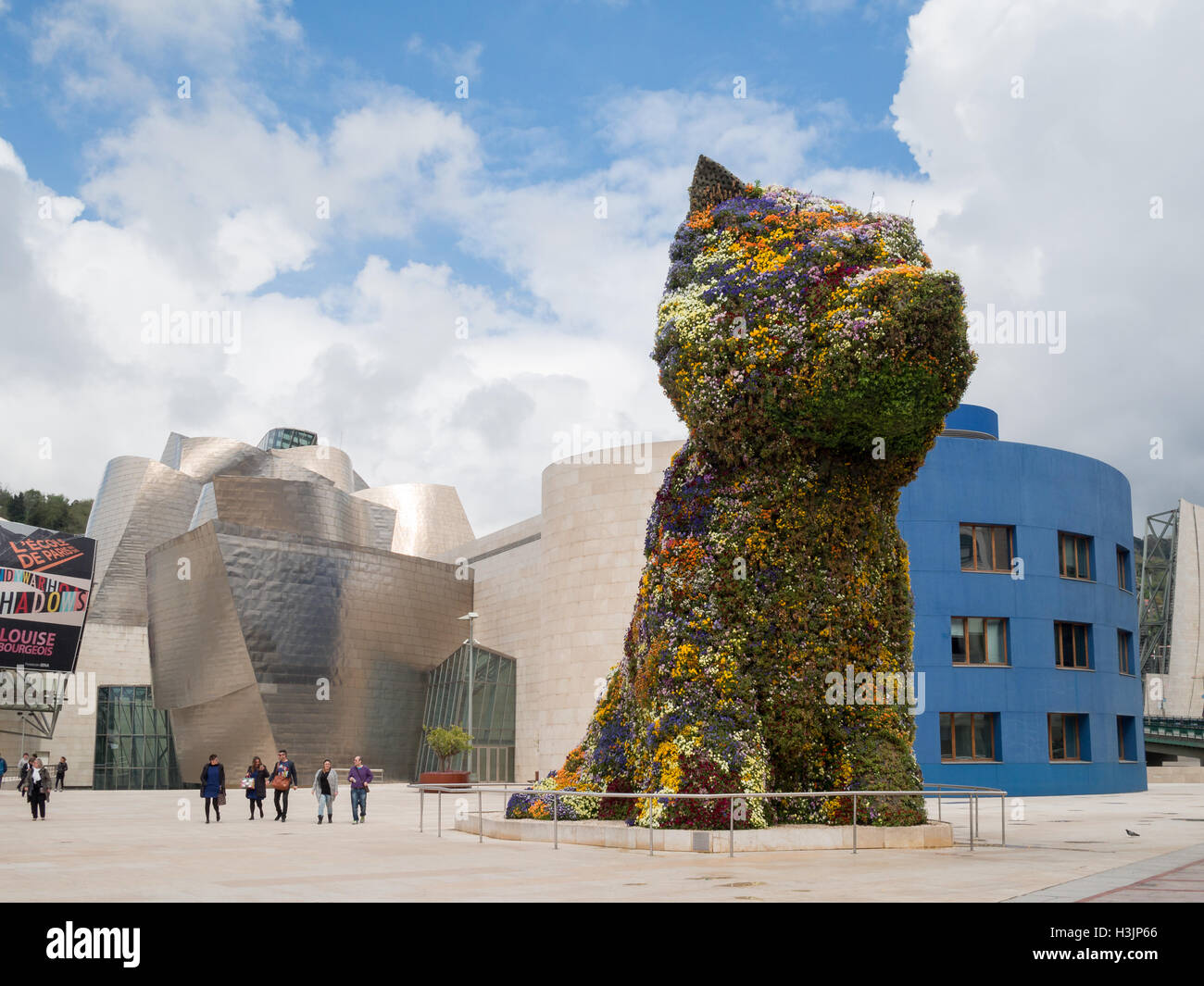 Jeff Koons Puppy scultura di fiori al di fuori del Guggenheim Museum Bilbao Foto Stock