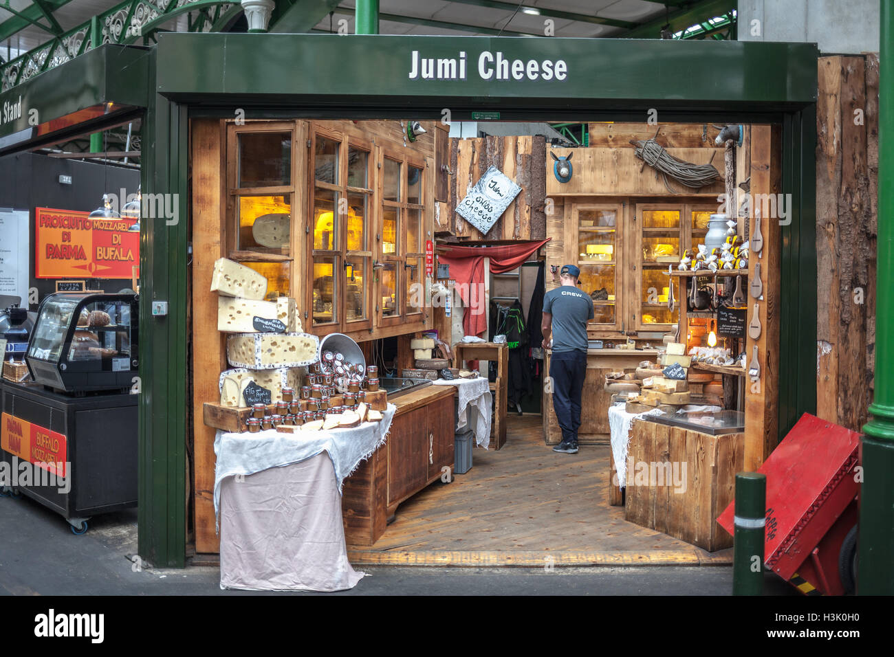 Borough Market, Londra UK Jumi formaggio shop aperto Foto Stock