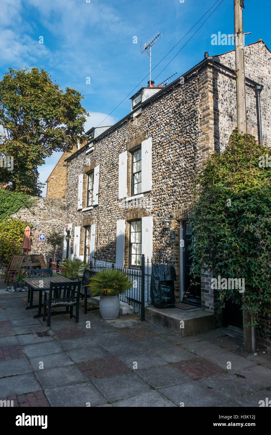 La selce di fronte Fishermans Cottage Union Square Casa per le vacanze Broadstairs Kent Foto Stock