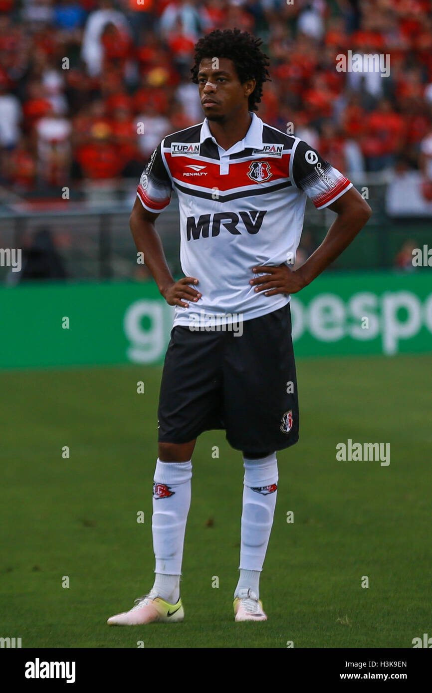 Sao Paulo, Brasile. 09oct, 2016. Il Flamengo X SANTA CRUZ - Il giocatore di Keno durante il gioco tra il Flamengo x Santa Cruz tenutasi presso l'Estadio Paulo Machado de Carvalho, Pacaembu. La partita è valida per la ventinovesima round del Brasileirão 2016 Chevrolet. Credito: Jales Valquer/Foto Arena LTDA/Alamy Live News Foto Stock