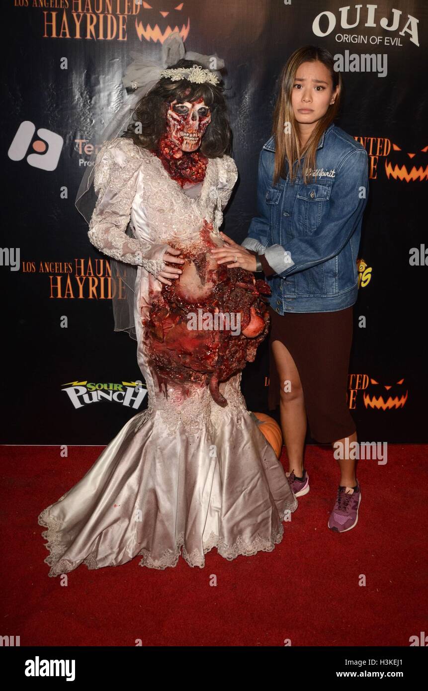Los Angeles, CA, Stati Uniti d'America. 9 Ott, 2016. Jamie Chung di presenze per la Haunted Hayride's 8 VIP annuale Tappeto nero Evento, Griffith Park, Los Angeles, CA il 9 ottobre 2016. © Priscilla concedere/Everett raccolta/Alamy Live News Foto Stock