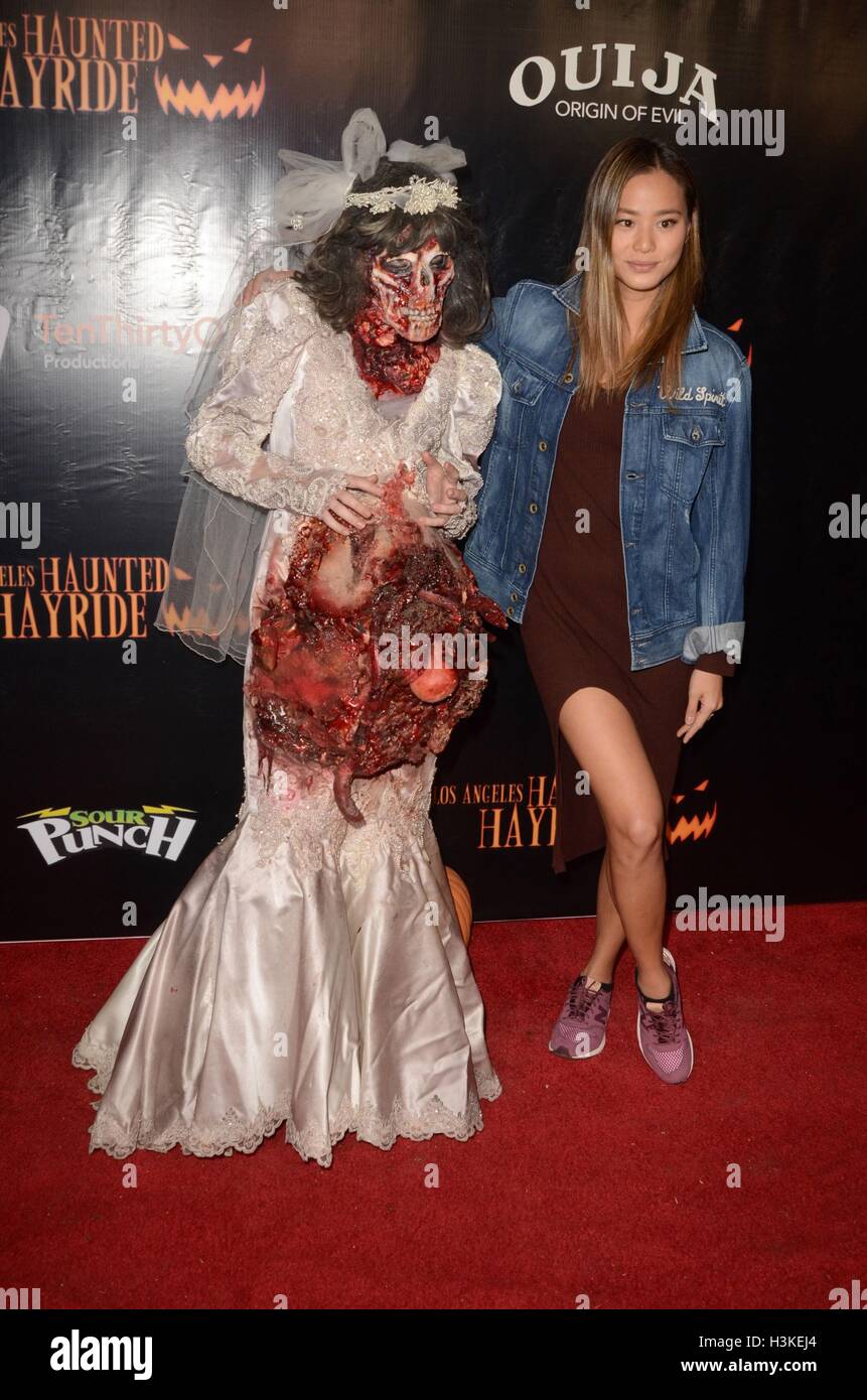 Los Angeles, CA, Stati Uniti d'America. 9 Ott, 2016. Jamie Chung di presenze per la Haunted Hayride's 8 VIP annuale Tappeto nero Evento, Griffith Park, Los Angeles, CA il 9 ottobre 2016. © Priscilla concedere/Everett raccolta/Alamy Live News Foto Stock