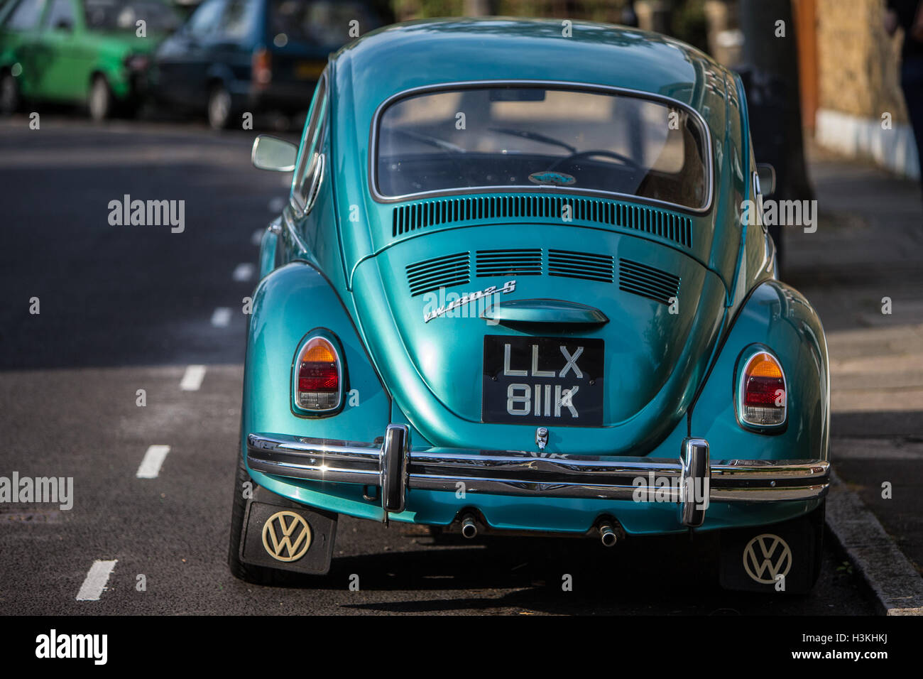 Verde metallizzato Volkswagen maggiolino classica forma Foto Stock