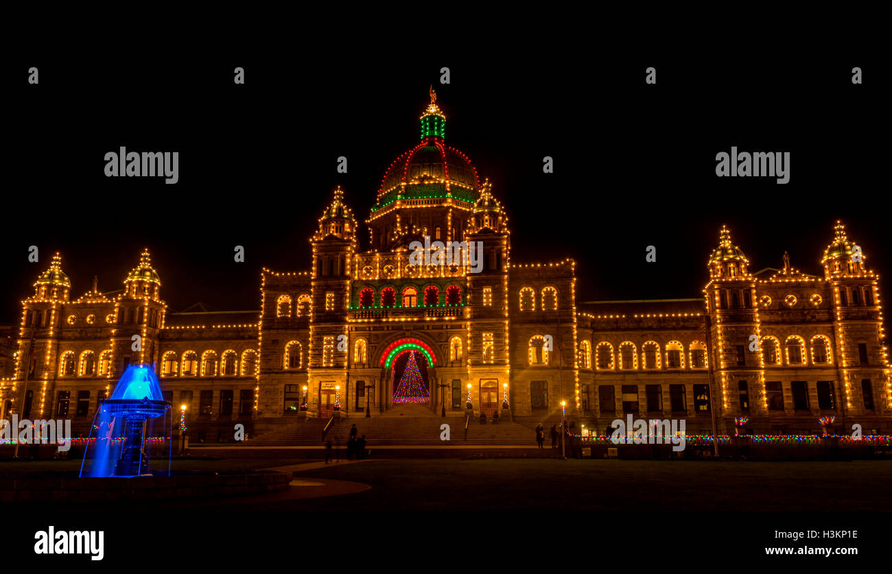 BC legislatura building illuminato la notte di Natale 6. Foto Stock