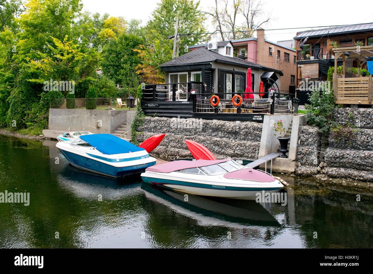 Una vista della storica Lachine Canal ed edifici. Foto Stock