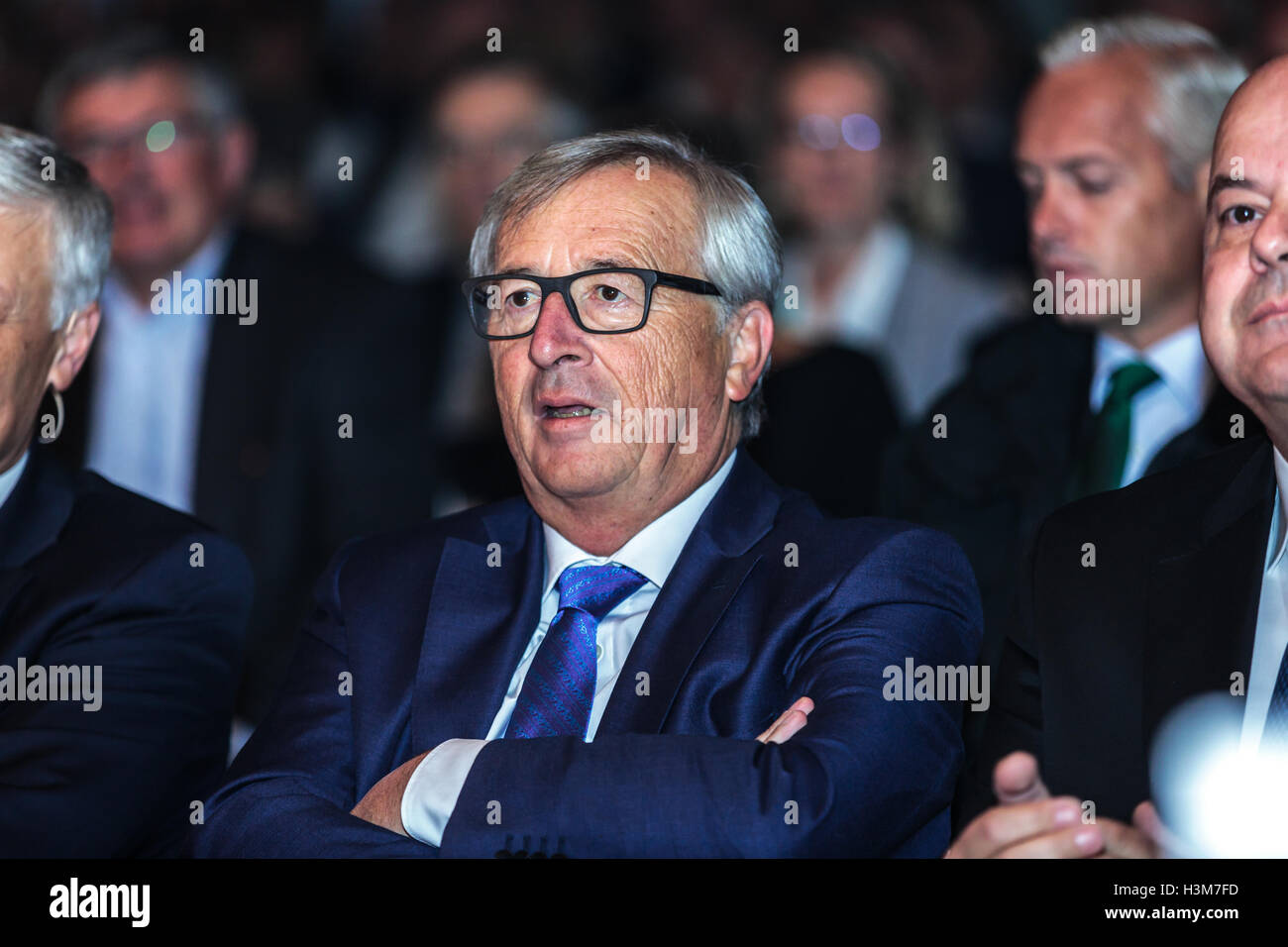 Unione Primo ministro Jean-Claude Junker assiste il CSV conferenza delle parti al presente Claude Wiseler come candidato Foto Stock