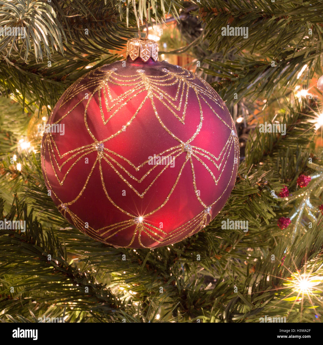 Vintage vetro rosso albero di Natale ornamento Foto Stock