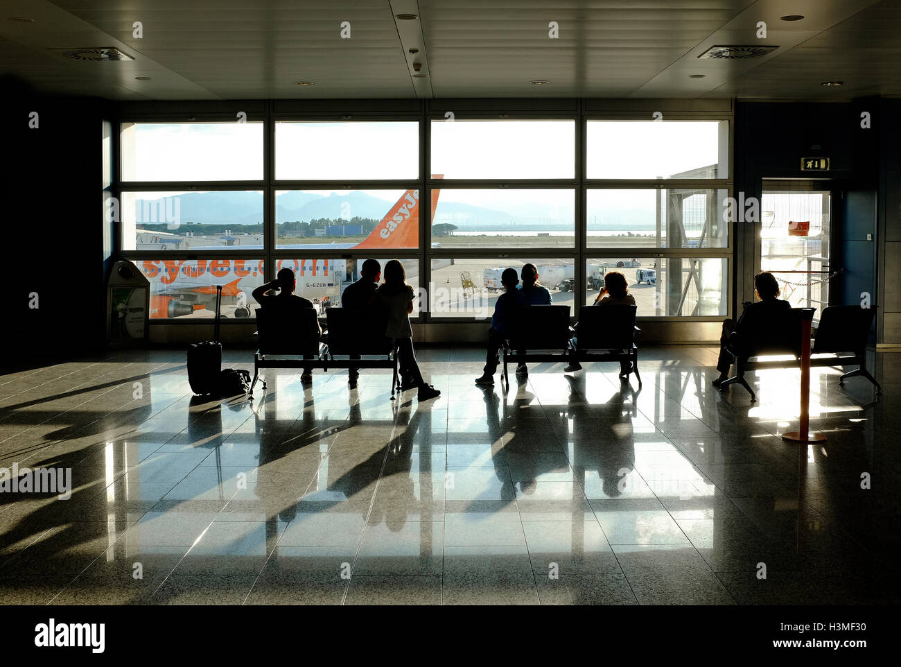 Cagliari Airport terminal di partenza, Sardegna, Italia Foto Stock