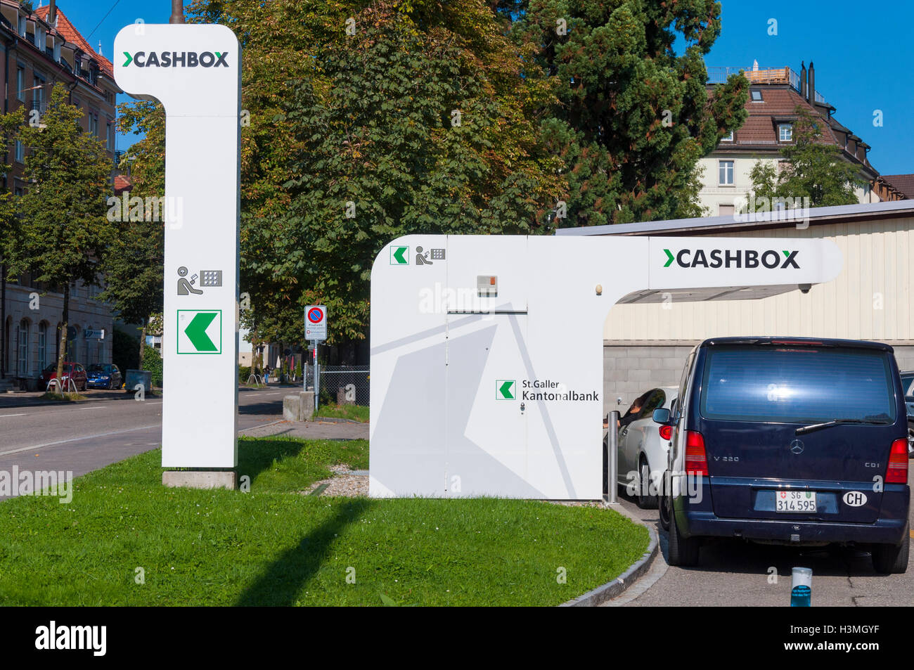 Drive Through ATM in San Gallo, Svizzera Foto Stock