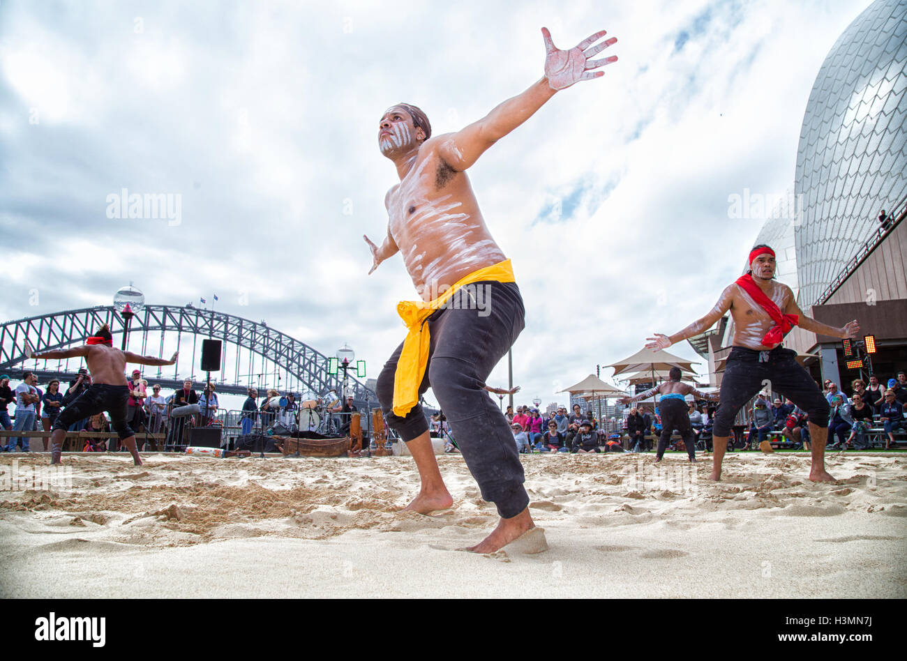 Danzatori Aborigeni al festival Homeground Foto Stock
