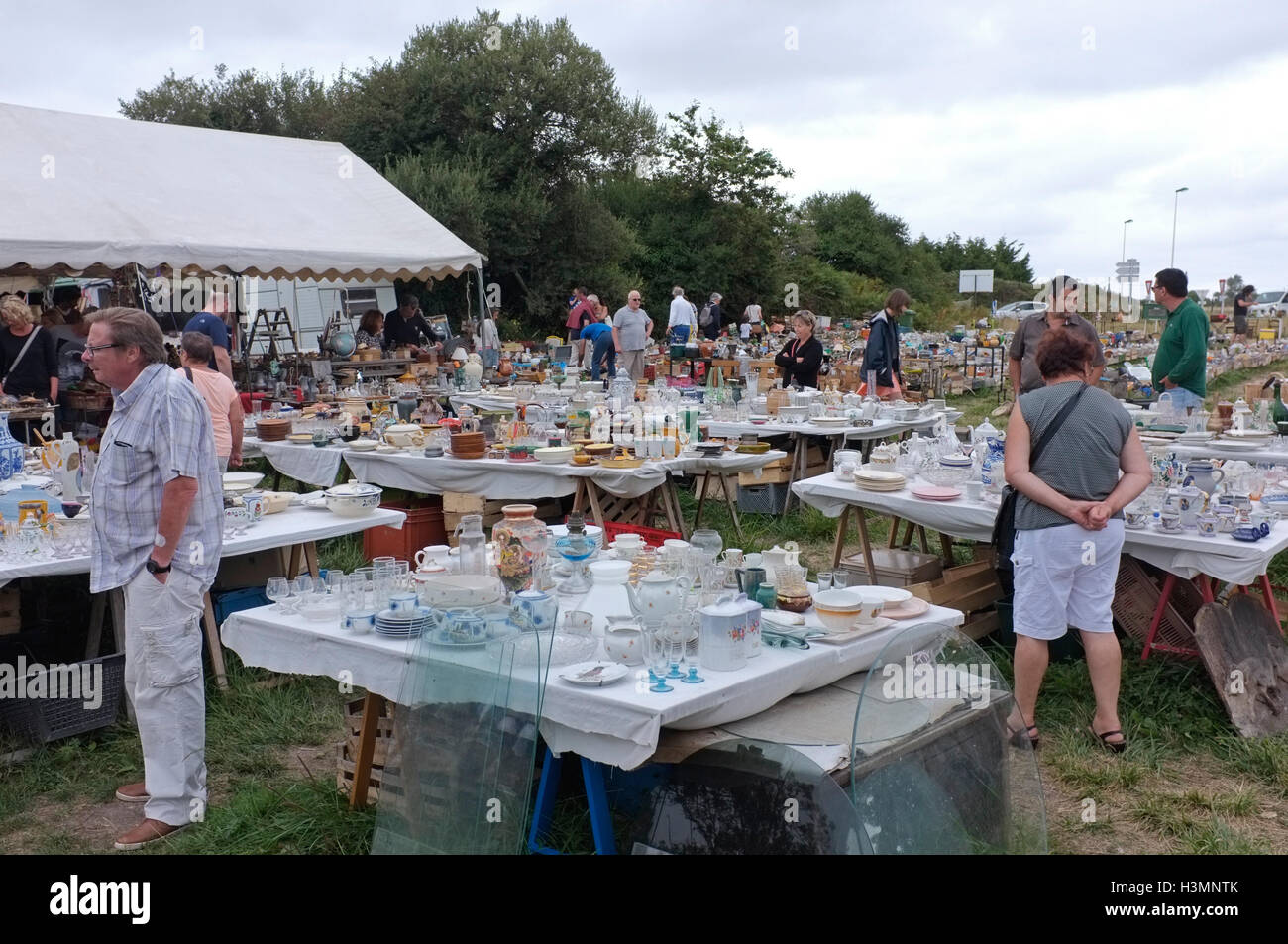 Un Vide Grenier vicino a Quiberon in Francia Foto Stock