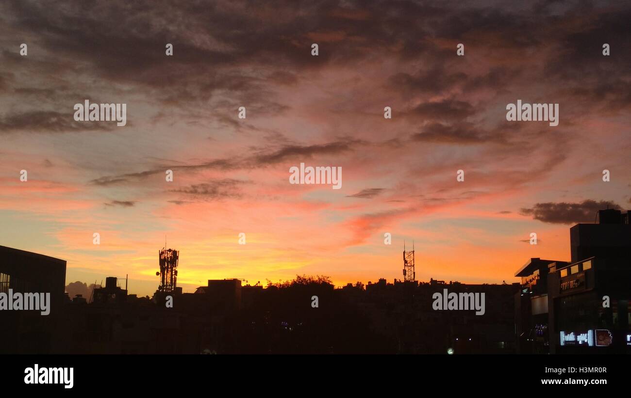 Bellissimo tramonto serale in bangalore india Foto Stock
