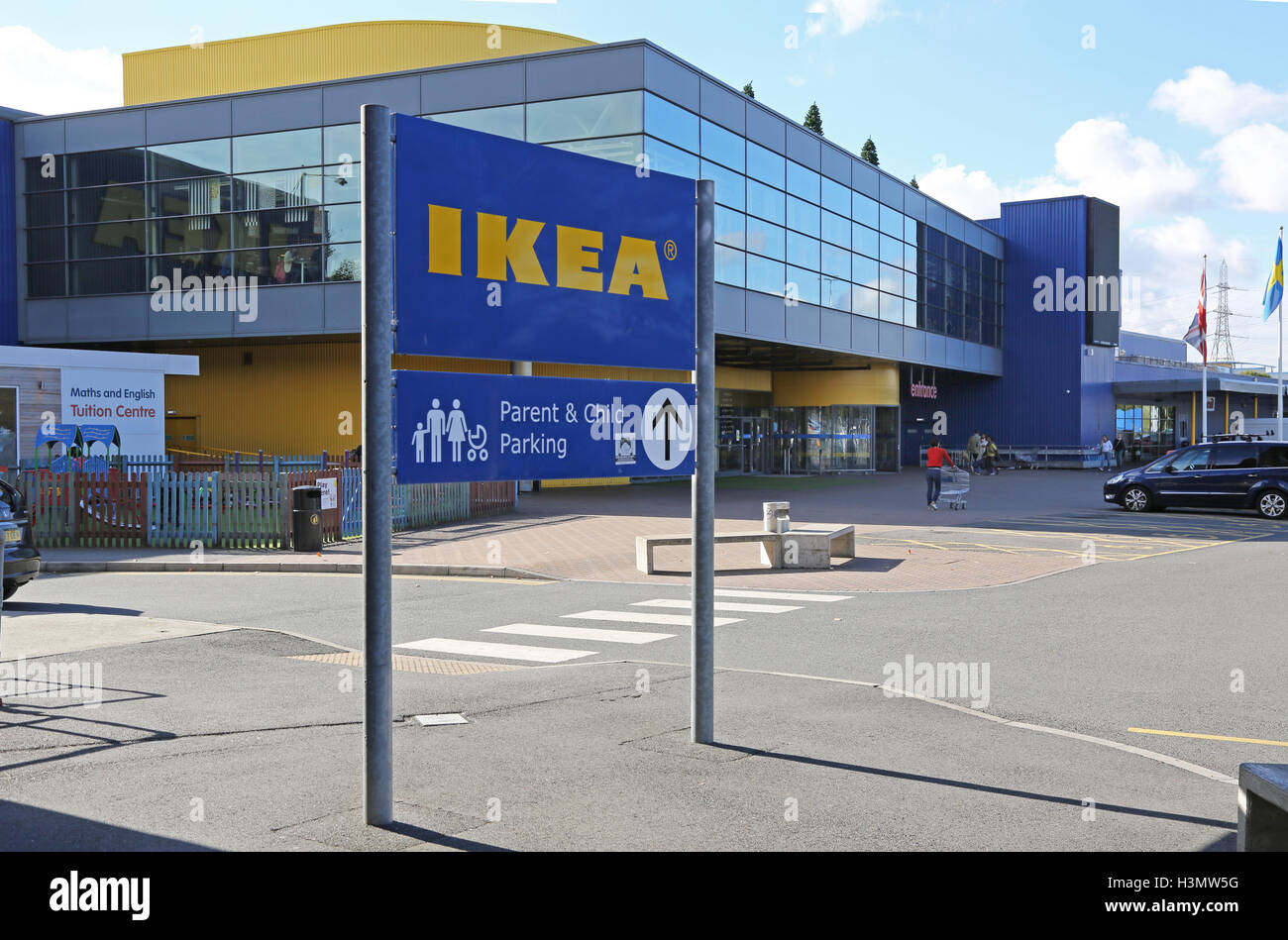 Cartello fuori il Croydon ramo di Ikea, Valley Park, Regno Unito. Una delle principali fuori città area retail nel sud di Londra, Regno Unito Foto Stock
