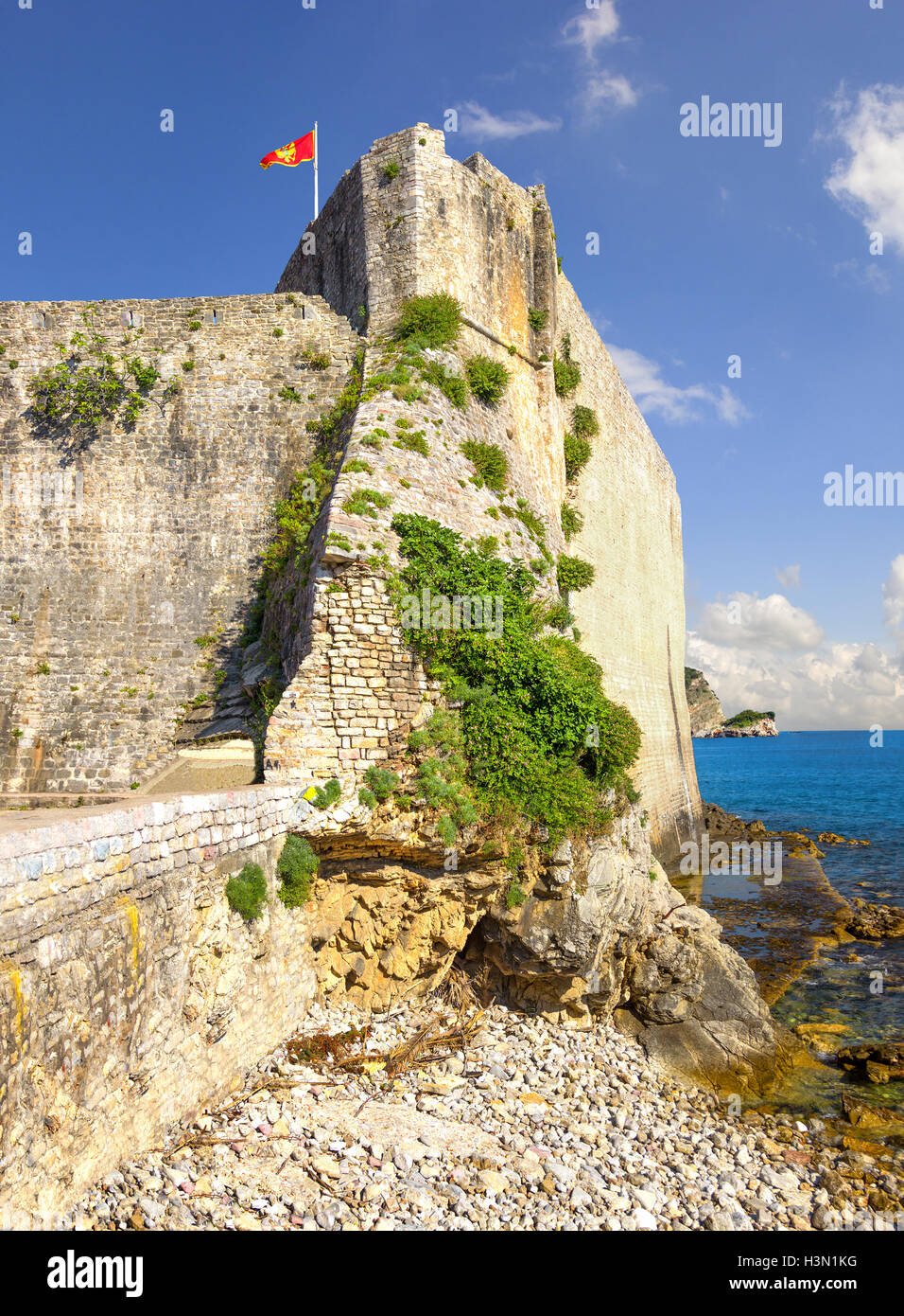 Il muro di fortificazione della città vecchia. Budva. Montenegro. Foto Stock