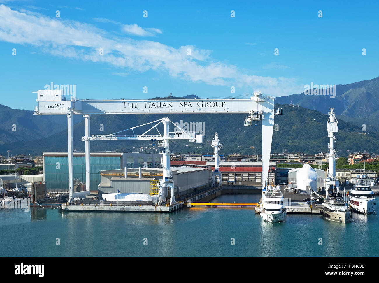 Il porto industriale a marina di carrara, Toscana, Italia Foto Stock